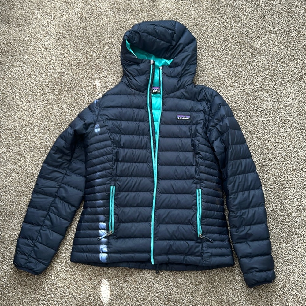 Patagonia hooded navy down sweater jacket size M